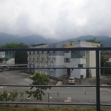 Unisuites Roomstay カンパー エクステリア 写真